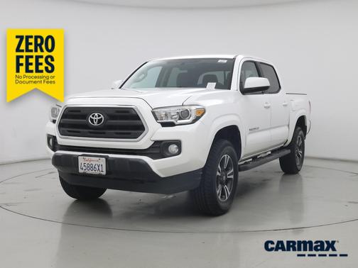 White 2016 Toyota Tacoma SR5