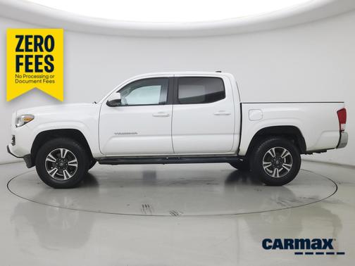 White 2016 Toyota Tacoma SR5