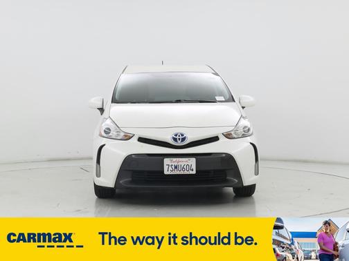2016 Toyota Prius v Three