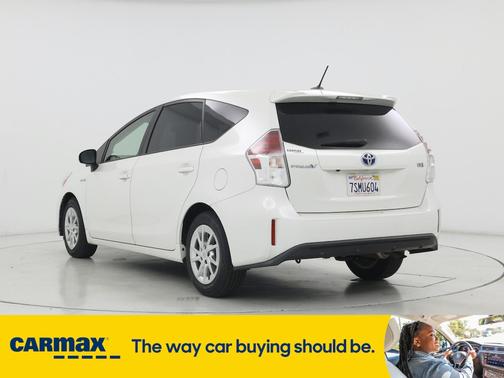 2016 Toyota Prius v Three