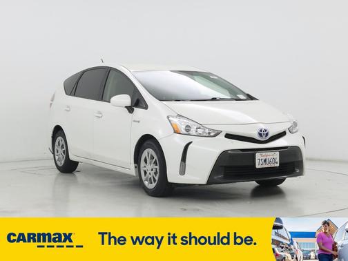 2016 Toyota Prius v Three