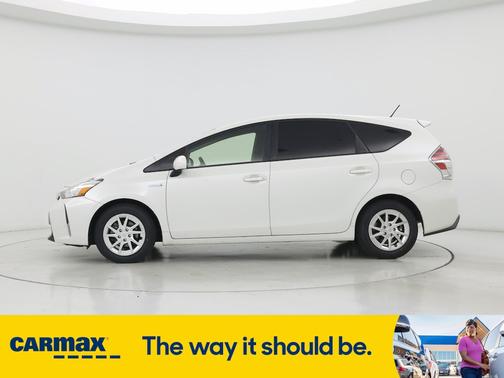 2016 Toyota Prius v Three