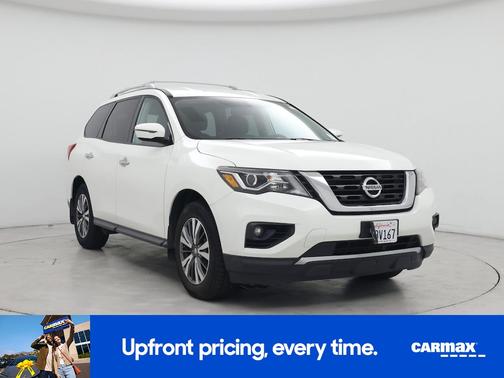 2017 Nissan Pathfinder SV