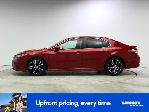 Red 2019 Toyota Camry SE