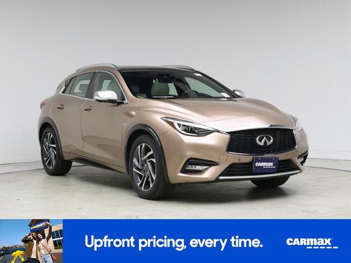 2017 INFINITI QX30 Premium