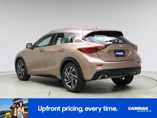 2017 INFINITI QX30 Premium