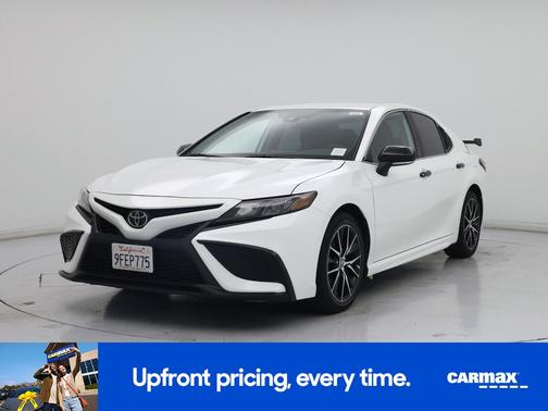 White 2023 Toyota Camry SE