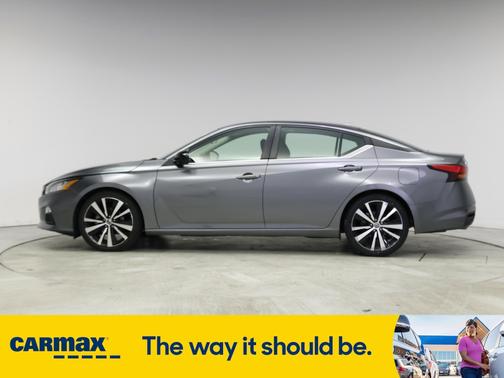 2022 Nissan Altima SR