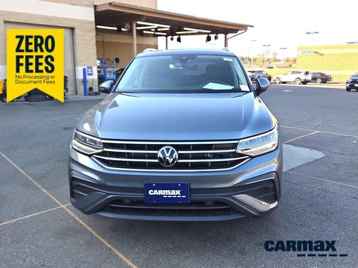 Gray 2023 Volkswagen Tiguan SE