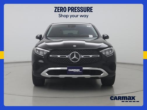 Black 2025 Mercedes-Benz GLC 300