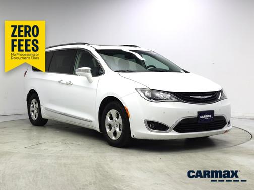 White 2018 Chrysler Pacifica Hybrid Limited