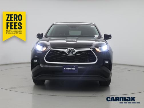 Black 2024 Toyota Highlander XLE