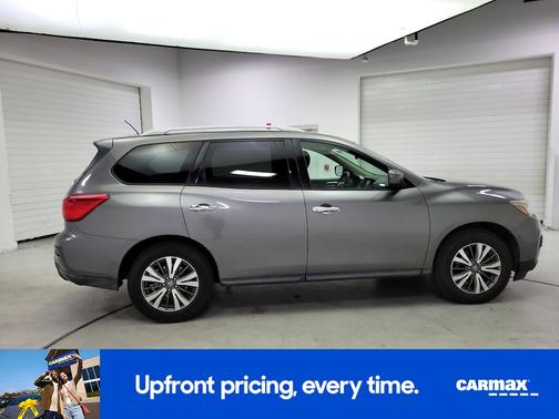 2018 Nissan Pathfinder SV