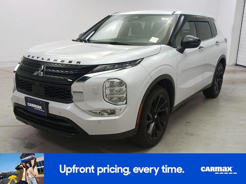 2023 Mitsubishi Outlander SE Black Edition