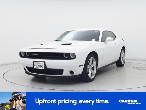 White 2016 Dodge Challenger SXT