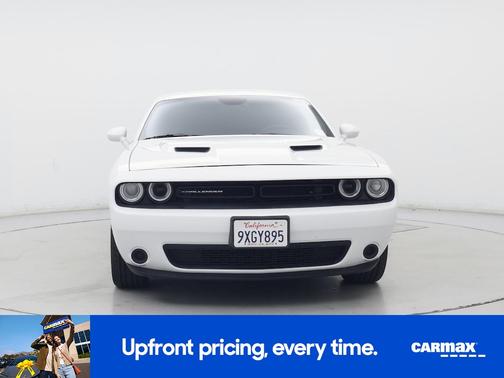 White 2016 Dodge Challenger SXT