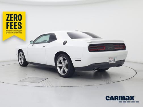 White 2016 Dodge Challenger SXT