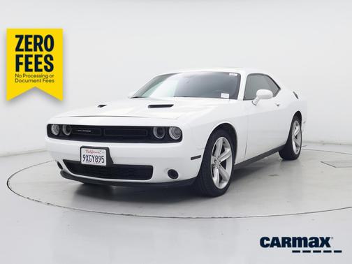 White 2016 Dodge Challenger SXT