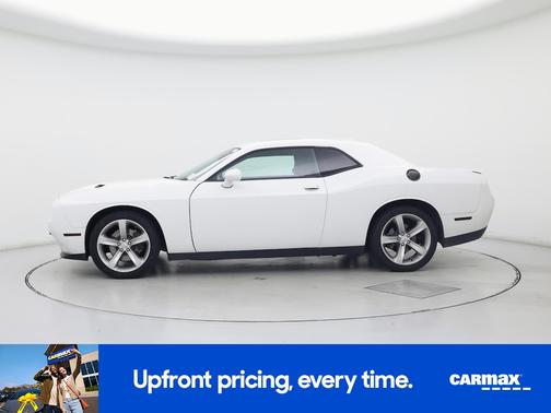 White 2016 Dodge Challenger SXT