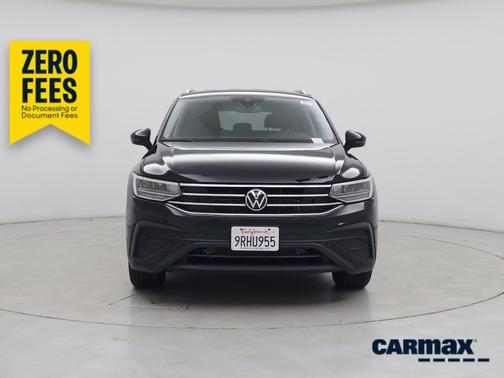 Black 2023 Volkswagen Tiguan SE