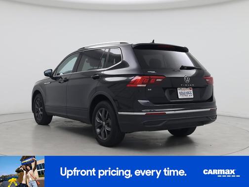 Black 2023 Volkswagen Tiguan SE