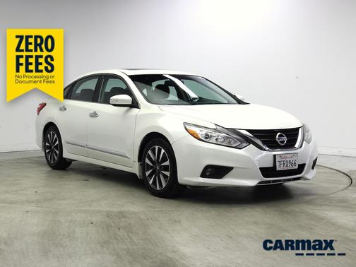 Pearl 2016 Nissan Altima SV