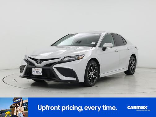 White 2023 Toyota Camry SE