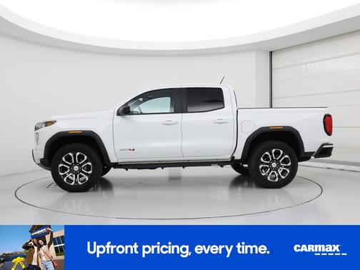 White 2023 GMC Canyon AT4