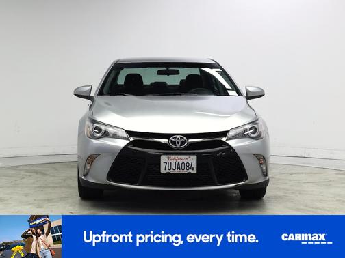Silver 2017 Toyota Camry SE