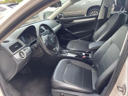 2012 Volkswagen Passat Base