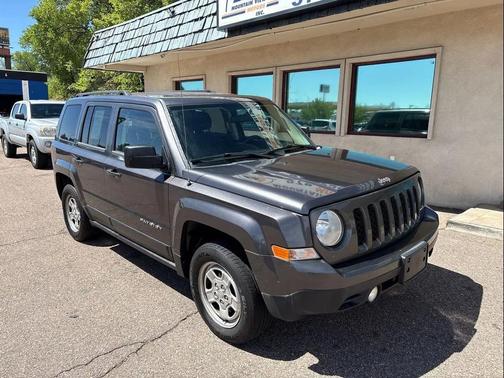Granite Crystal Metallic Clearcoat 2015 Jeep Patriot Sport