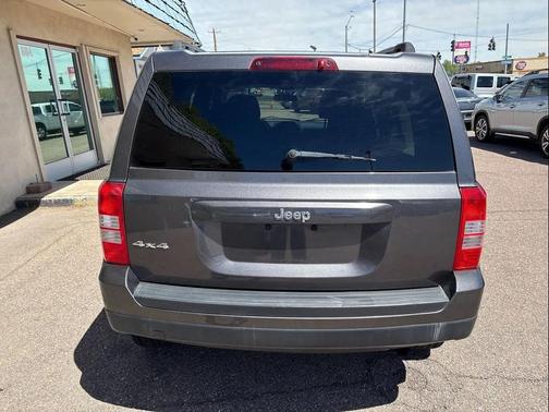 Granite Crystal Metallic Clearcoat 2015 Jeep Patriot Sport