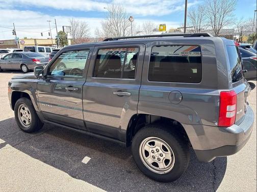 Granite Crystal Metallic Clearcoat 2015 Jeep Patriot Sport