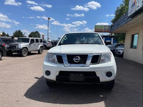 Glacier White 2018 Nissan Frontier SV