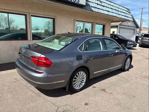 Platinum Gray Metallic 2016 Volkswagen Passat 1.8T SE