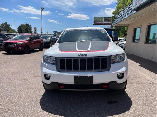 Bright White Clearcoat 2013 Jeep Grand Cherokee Laredo