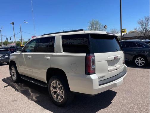 White 2015 GMC Yukon SLT
