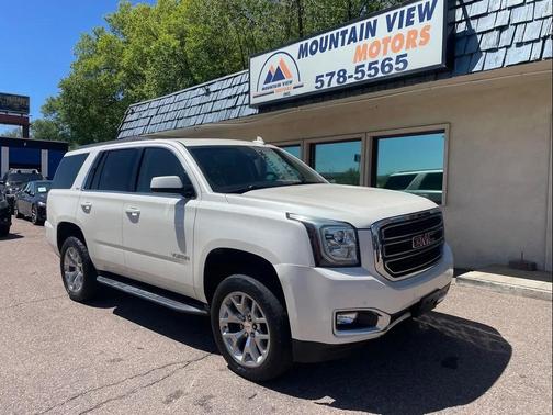 White 2015 GMC Yukon SLT