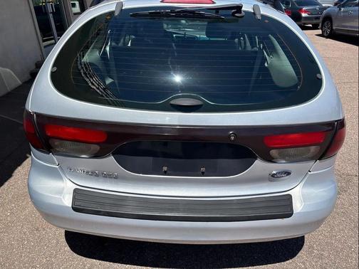 2001 Ford Taurus SE