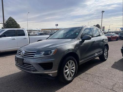 2016 Volkswagen Touareg VR6 Sport