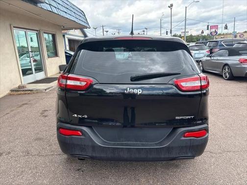 2016 Jeep Cherokee Sport