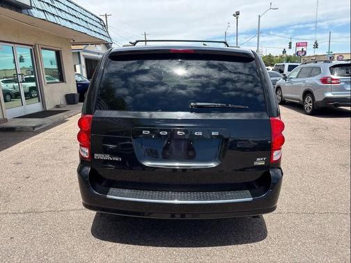 Brilliant Black Crystal Pearlcoat 2015 Dodge Grand Caravan SXT