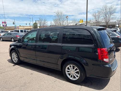 Brilliant Black Crystal Pearlcoat 2015 Dodge Grand Caravan SXT
