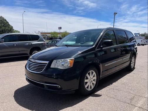 Brilliant Black Crystal Pearlcoat 2014 Chrysler Town & Country Touring