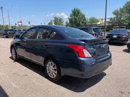 2017 Nissan Versa 1.6 S+