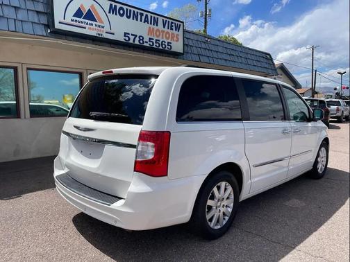 2012 Chrysler Town & Country Touring-L