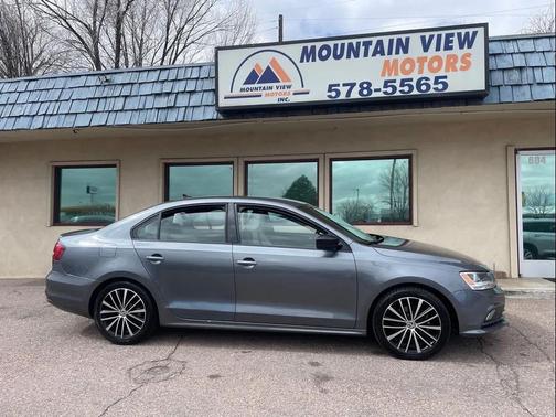Platinum Gray Metallic 2015 Volkswagen Jetta 1.8T Sport