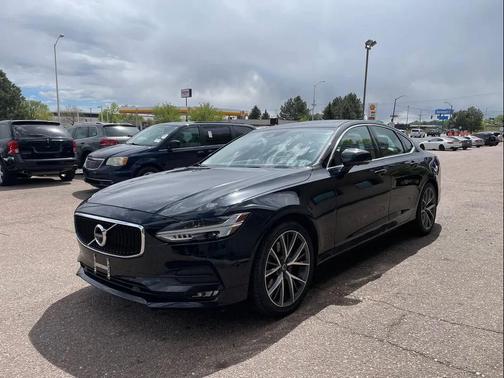 2017 Volvo S90 T6 Momentum