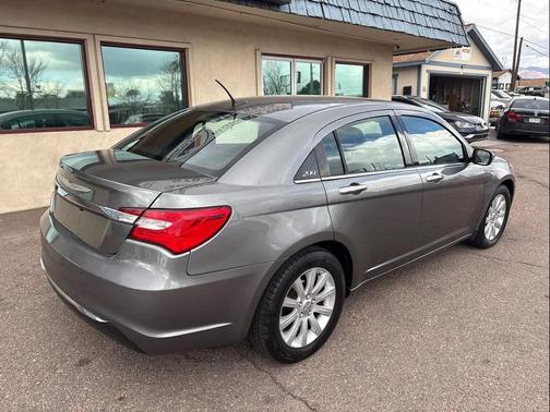2013 Chrysler 200 Limited