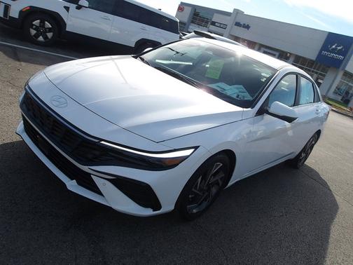 2024 Hyundai ELANTRA Limited